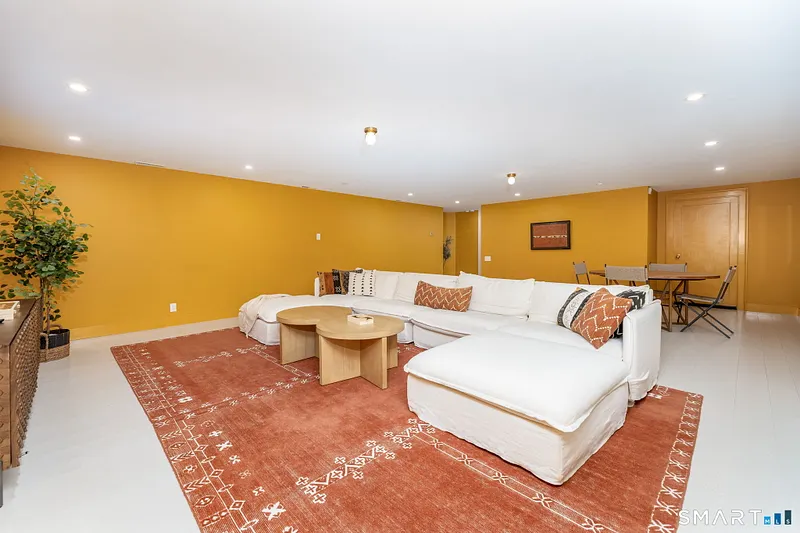 631 Milton Road Photo 31