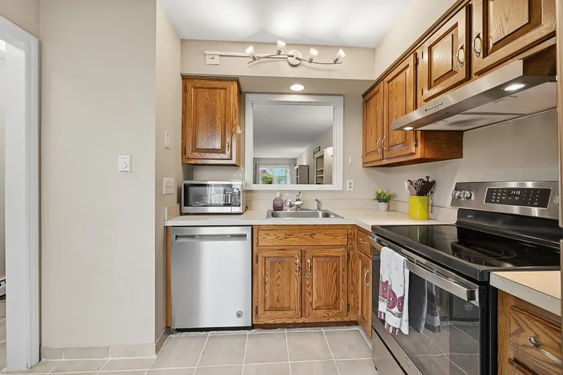 55 Mill Plain Road  #32-1 Photo 4
