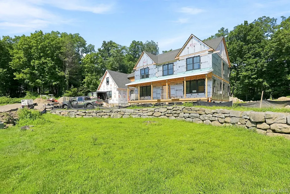 5 Boulder Pond Drive Photo 8