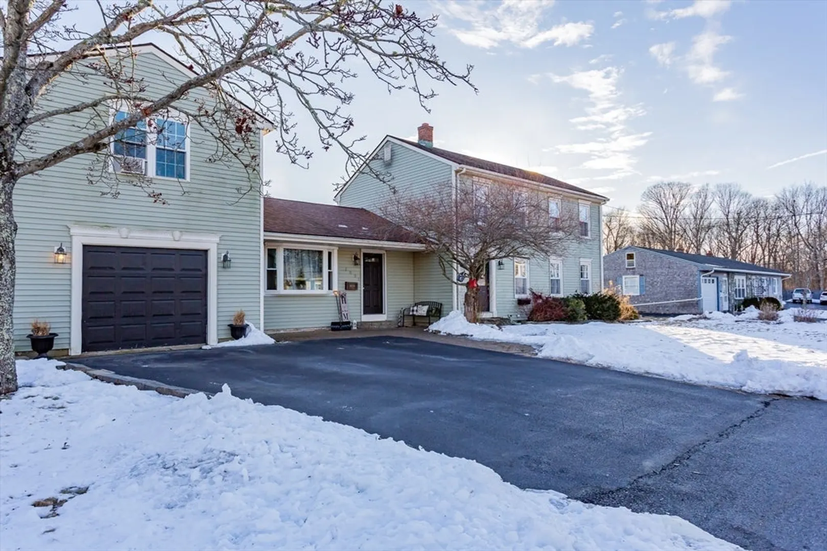 209 Denham Ave Photo 3