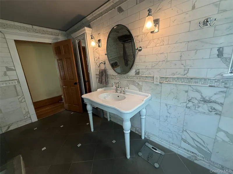 205 High Street Photo 20
