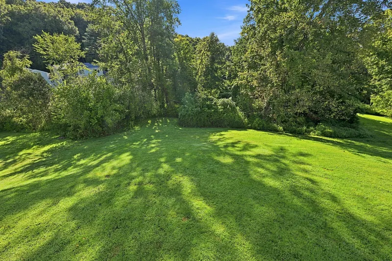 3 Holly Lane Photo 22