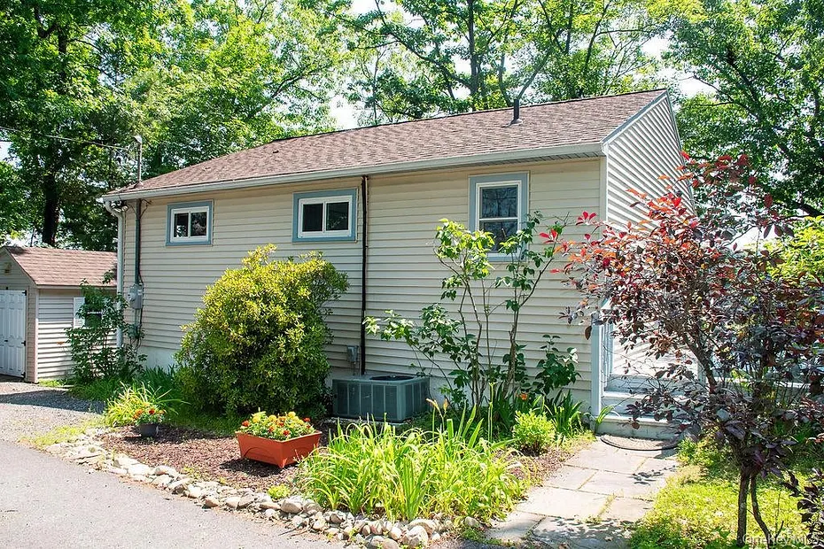 36 Small Hawley Point Road Photo 1