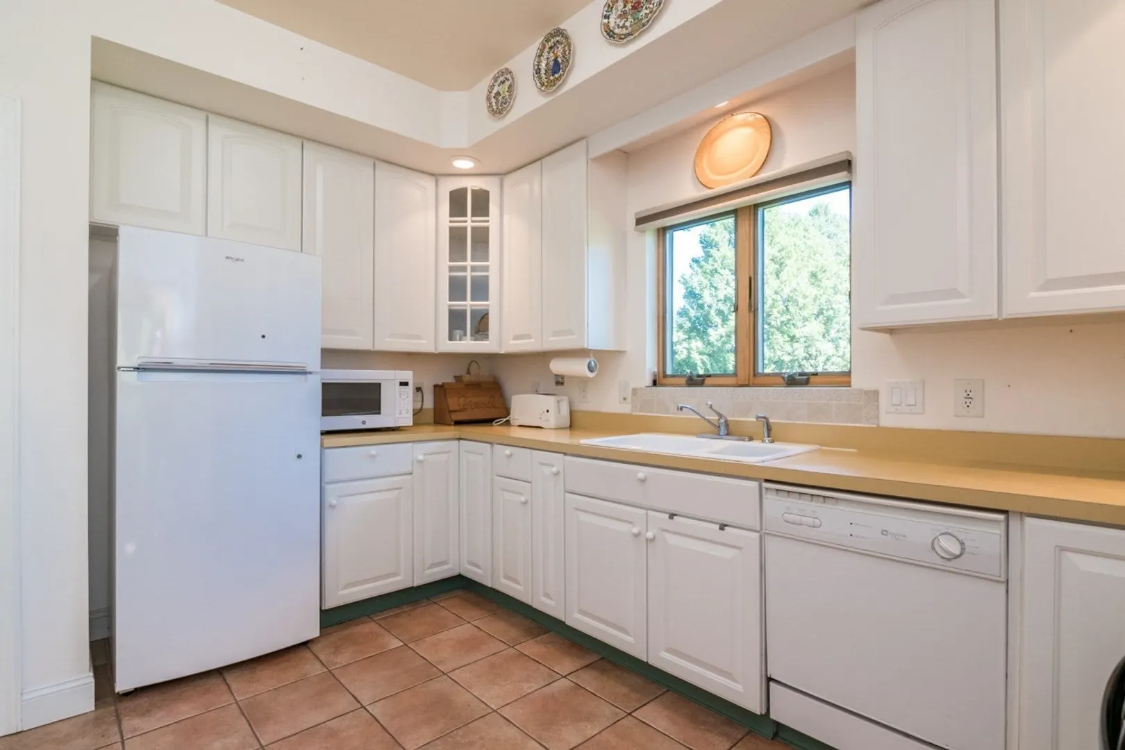 62 Fairview Ave Photo 12