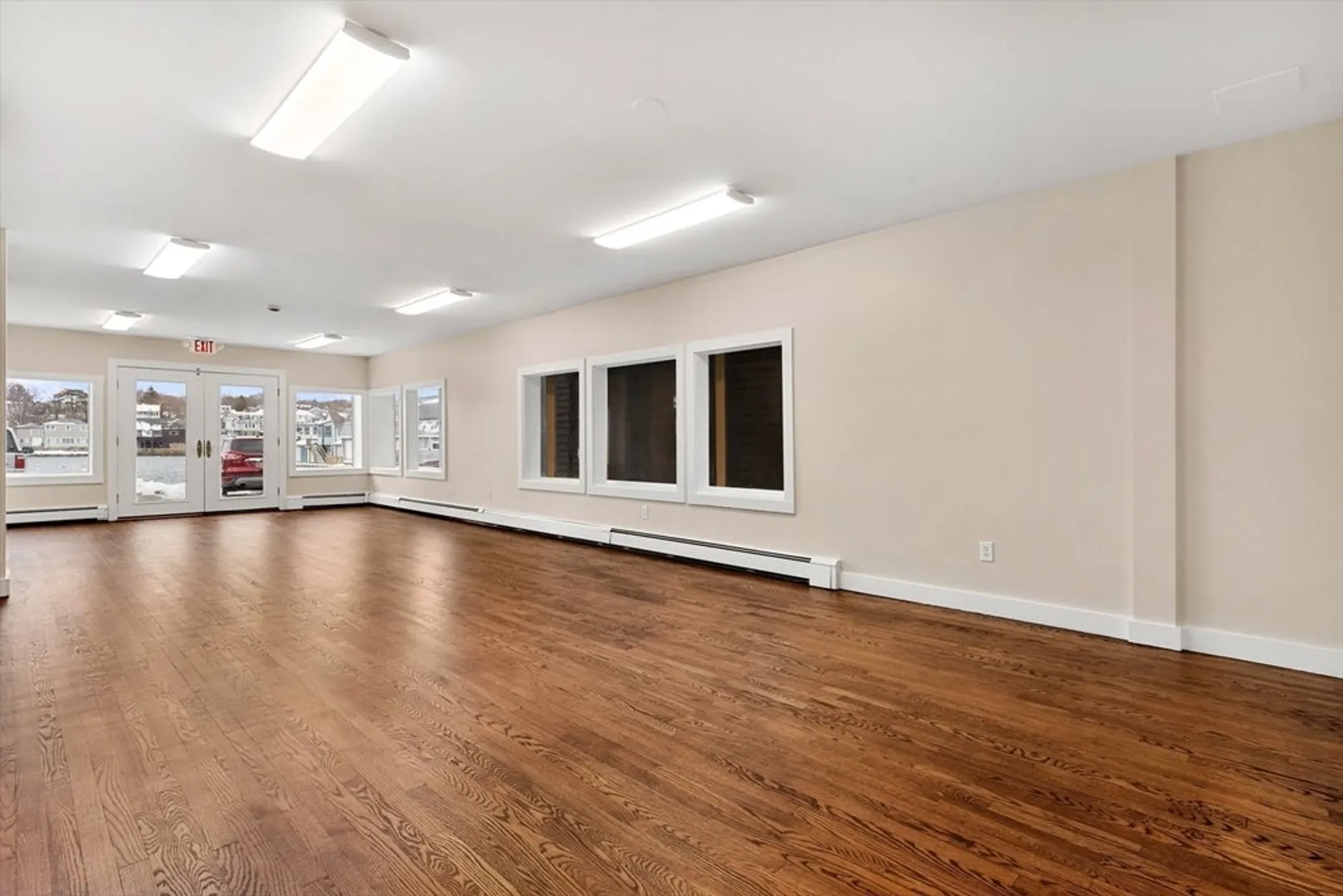 52 Bearskin Neck Photo 7