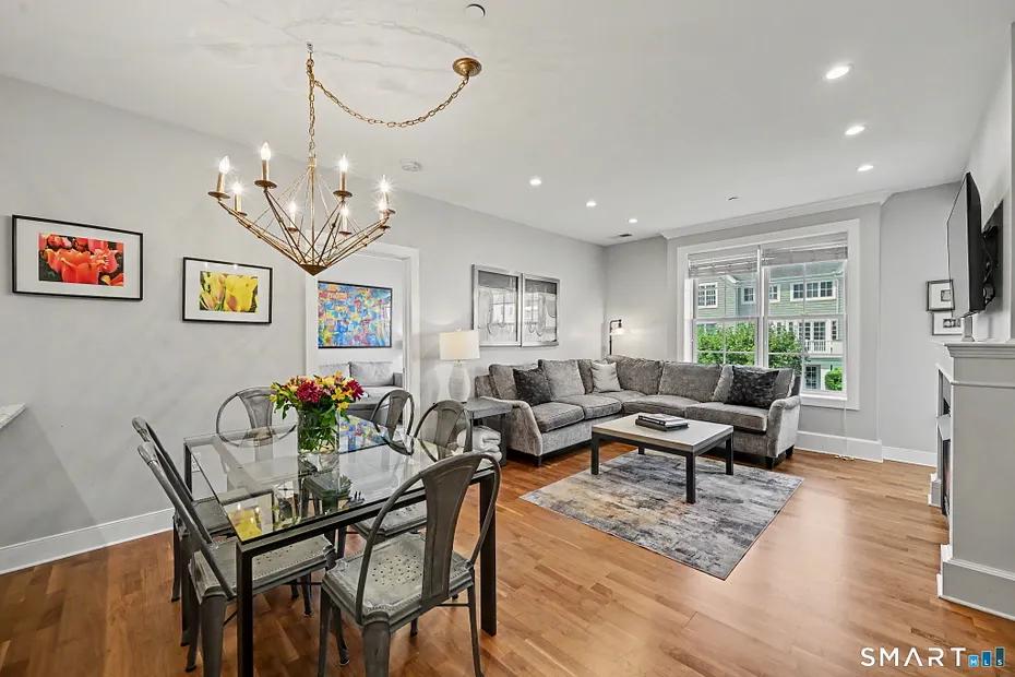 77 Havemeyer Lane  #410 Photo 5
