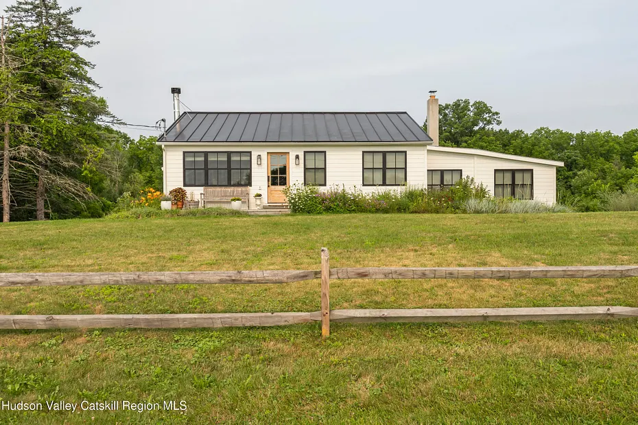 476 South Road Photo 31