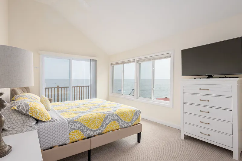 989 Fairfield Beach Road Photo 12
