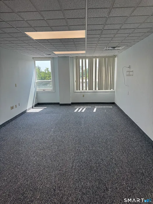 455 Boston Post Road Photo 13