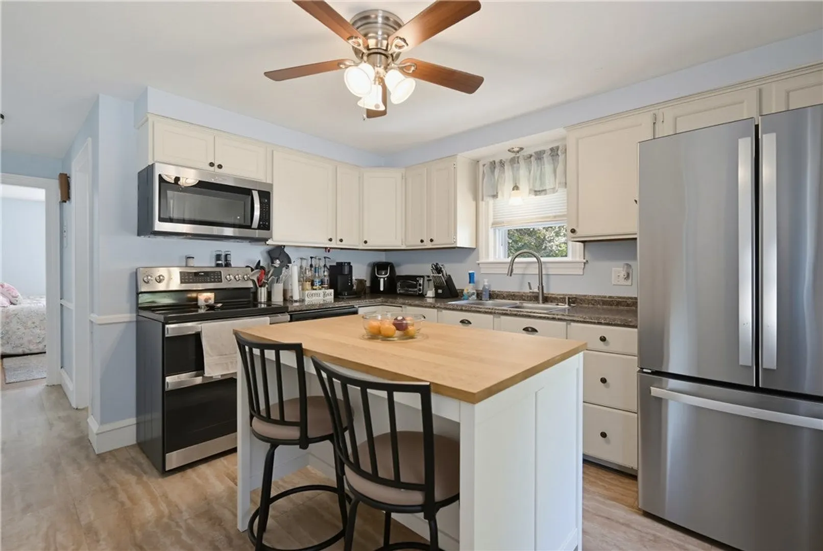 63 Taft Street Photo 8