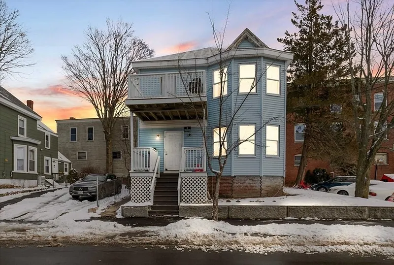 3 Cedar St Photo 2