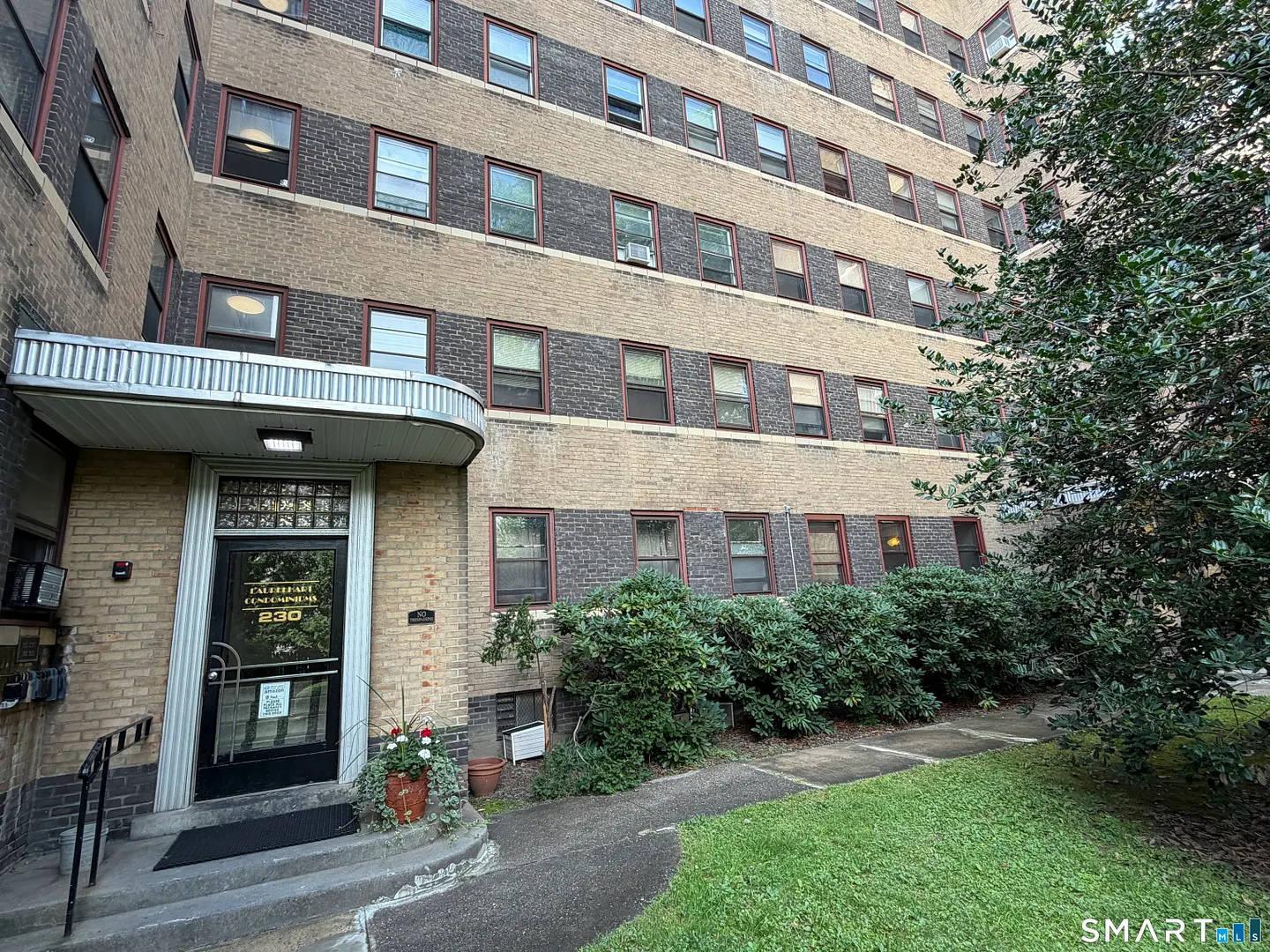 230 Farmington Avenue  #C5 Photo 1
