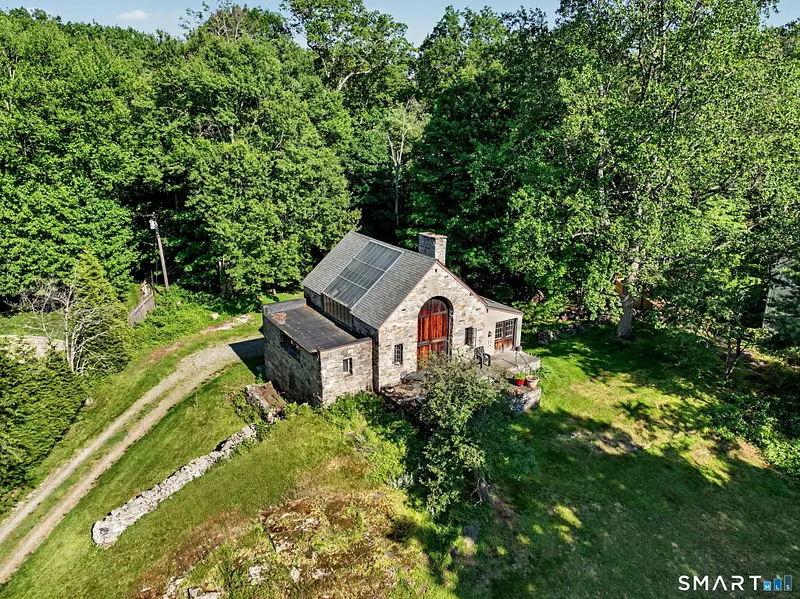 11 Hitchcock Road Photo 21