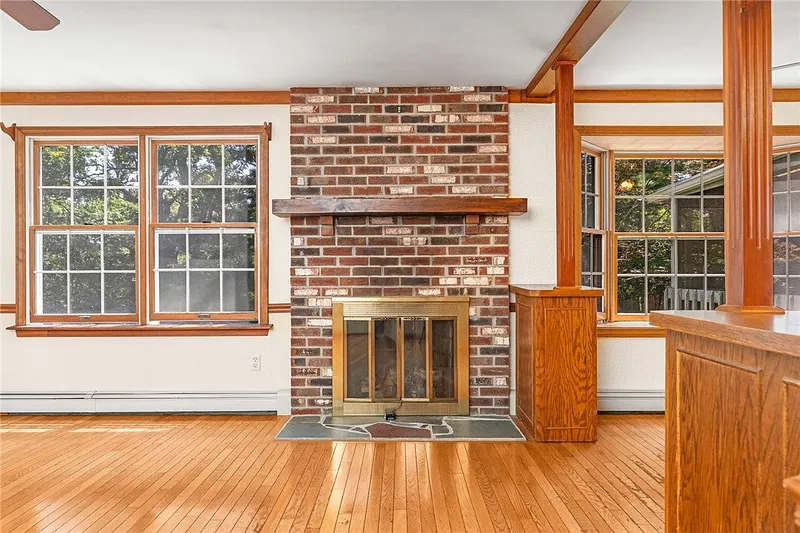 590 Shannock Road Photo 7