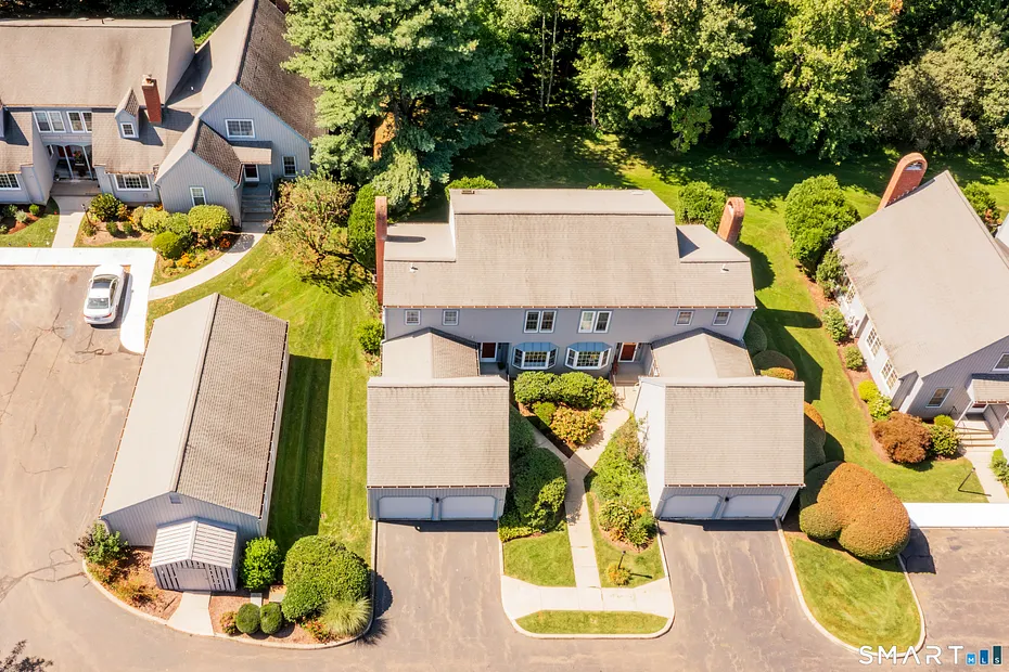 170 Glengarry Road #170 Photo 2