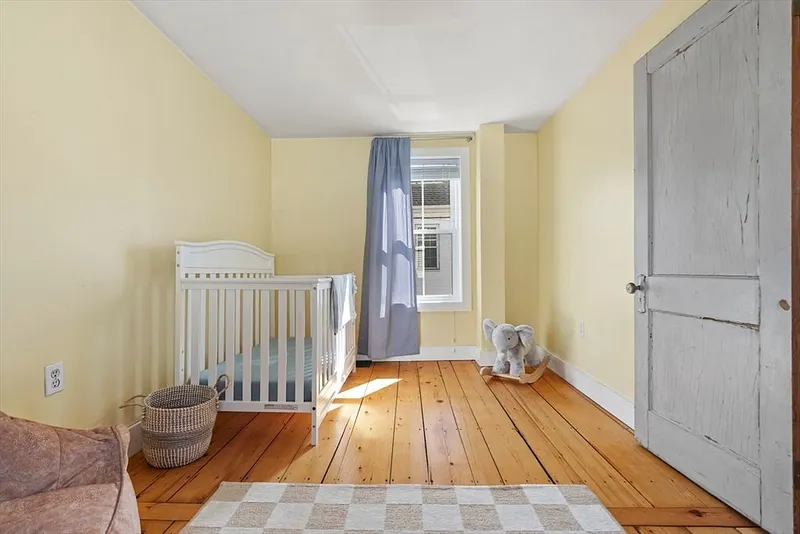30 Rockland St Photo 11