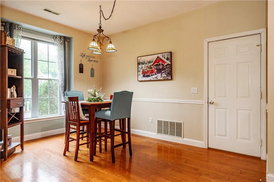50 South Pond Drive Photo 18
