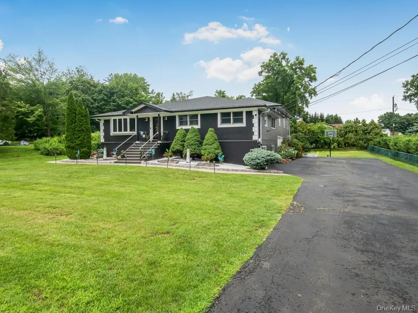 3 Quaker Road Photo 2