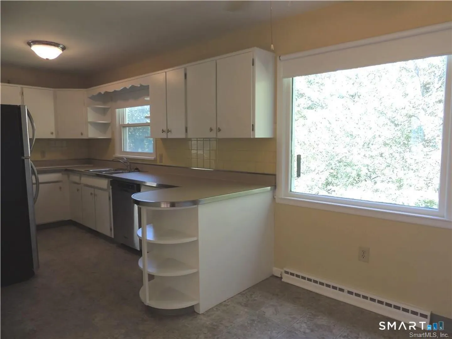 87 Hotchkiss Grove Road Photo 11