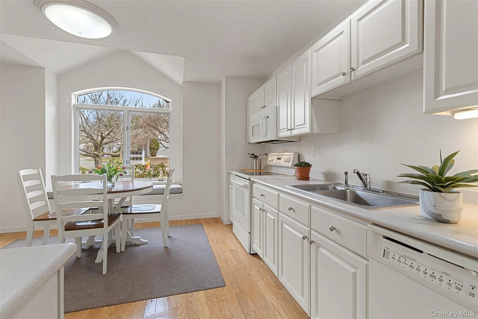 415 Heritage Hills Drive  #D Photo 8