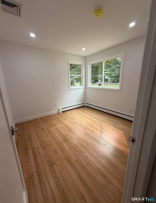 106 Glenwood Road Photo 10
