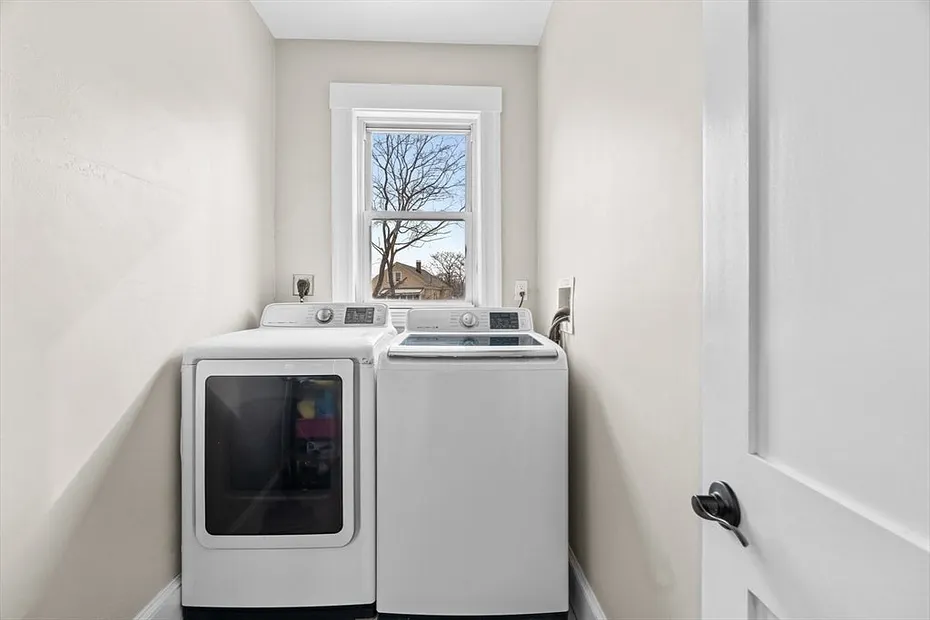 150 Oakland St Photo 17