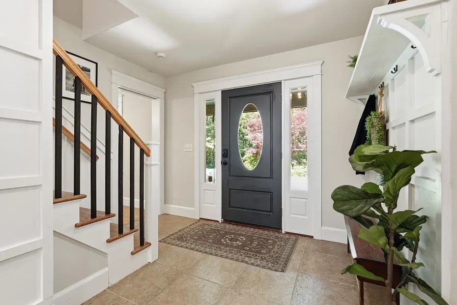 409 Henry St Photo 9