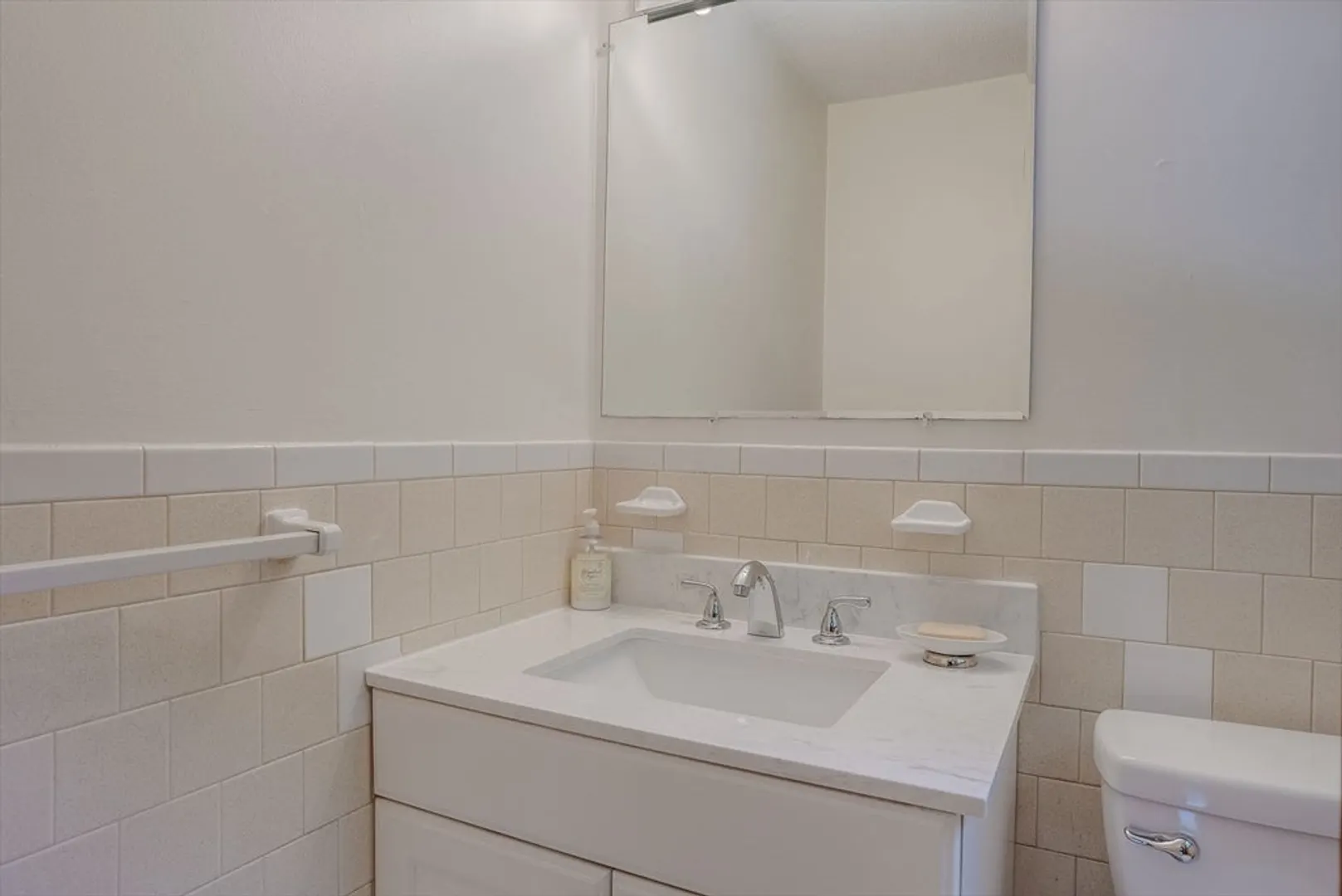 680 East Street Photo 23