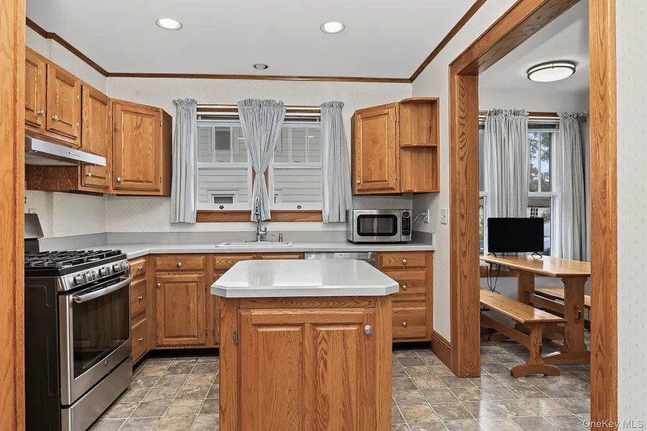 1118 Hudson Avenue Photo 10