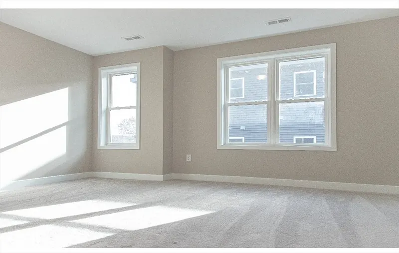 52 Richards St 0 Photo 3