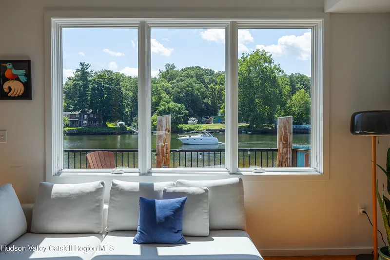 114 Lighthouse Drive Photo 5