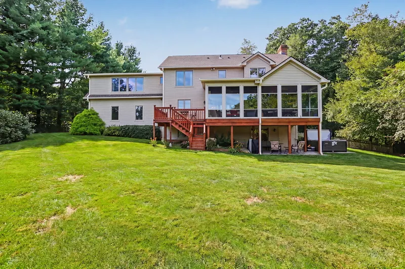 94 Tomlinson Road Photo 35