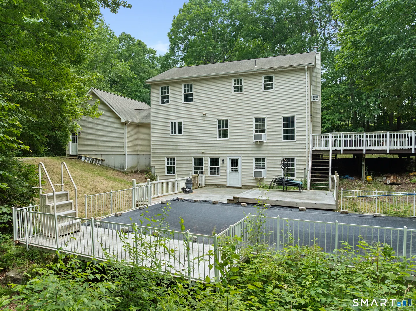 436 Tiffany Lane Photo 35