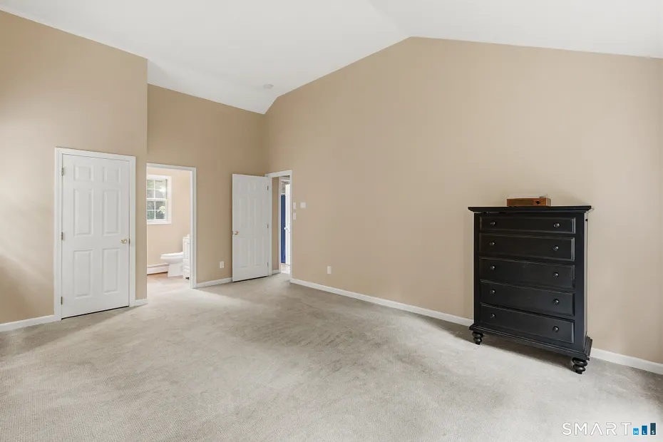 436 Tiffany Lane Photo 16