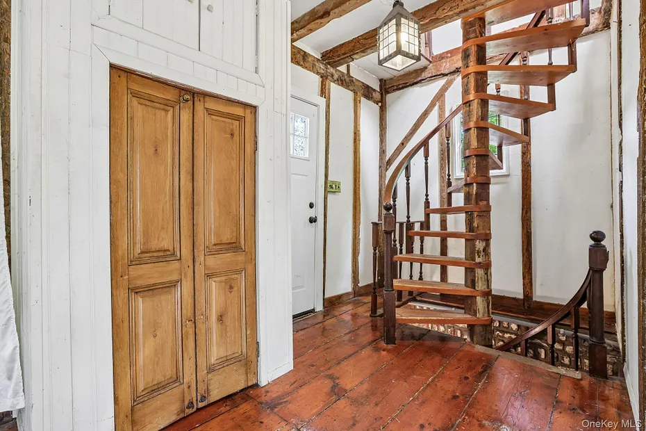 8 Reservoir Road Photo 3