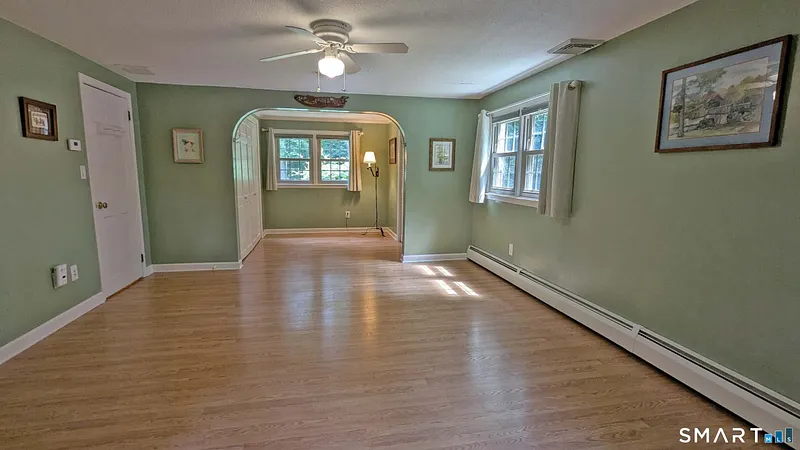 25 1/2 Edgerton Street Photo 17
