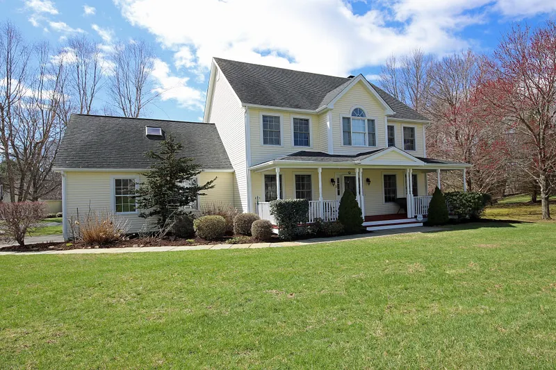 5 Taylor Court Photo 1