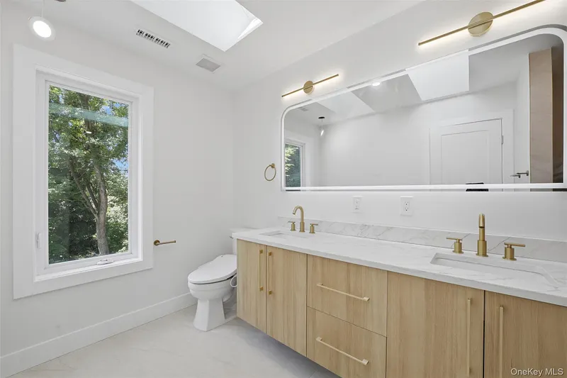 42 Euclid Avenue Photo 16