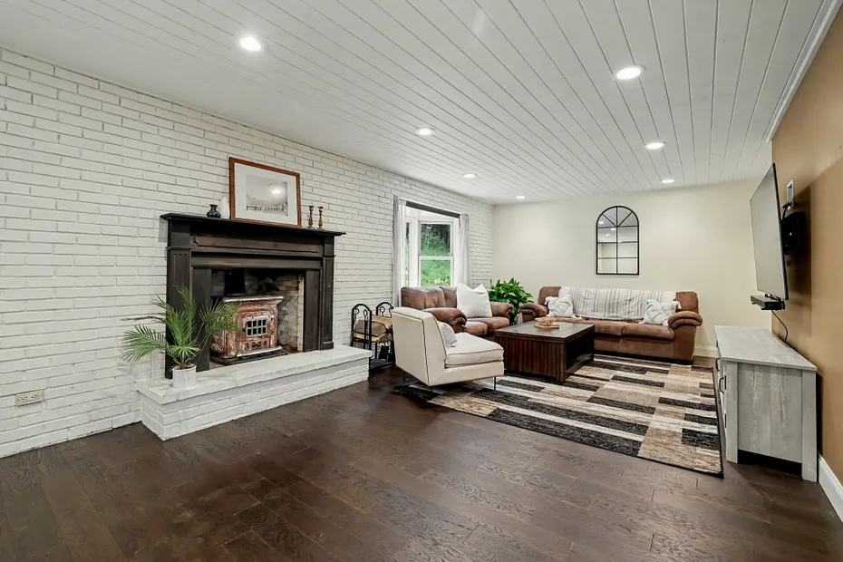 1226 Litchfield Road Photo 3