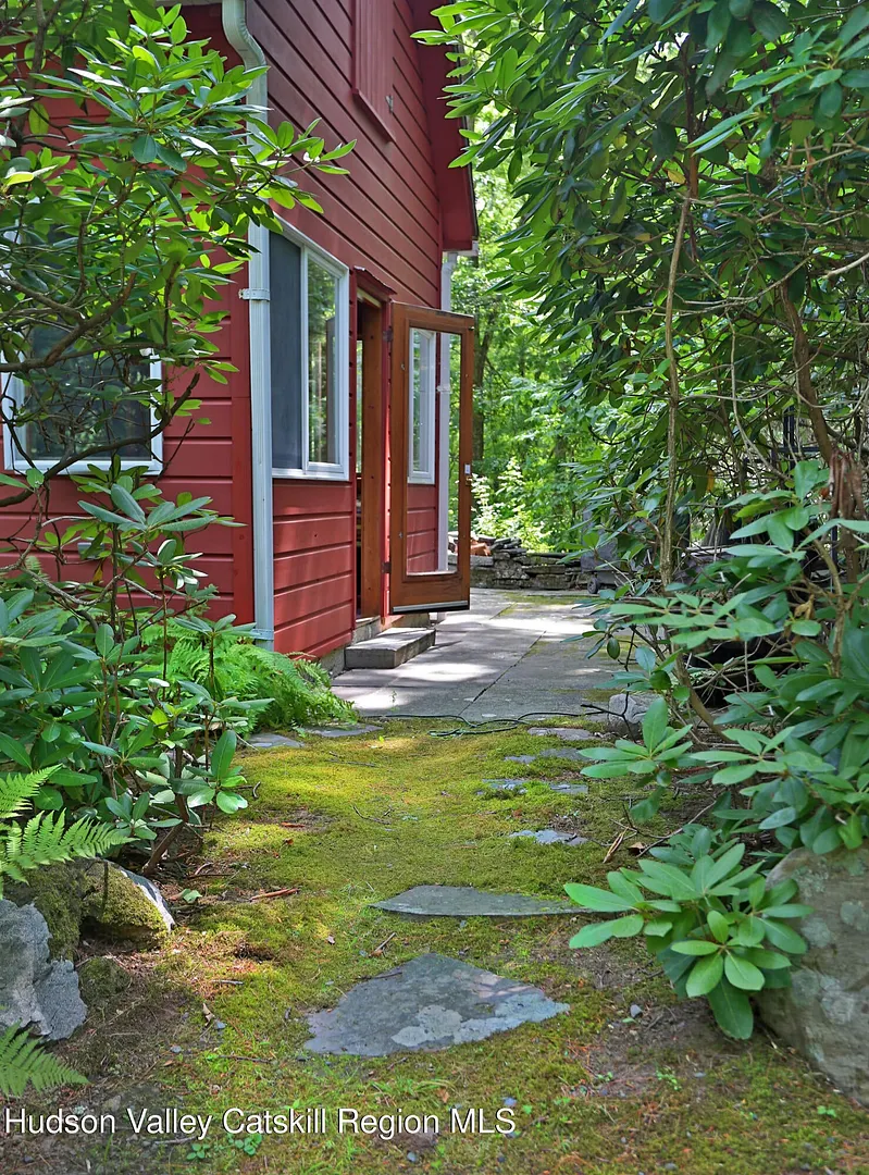104 Dewitt Mills Road Photo 2