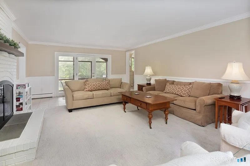 32 Burton Road Photo 10
