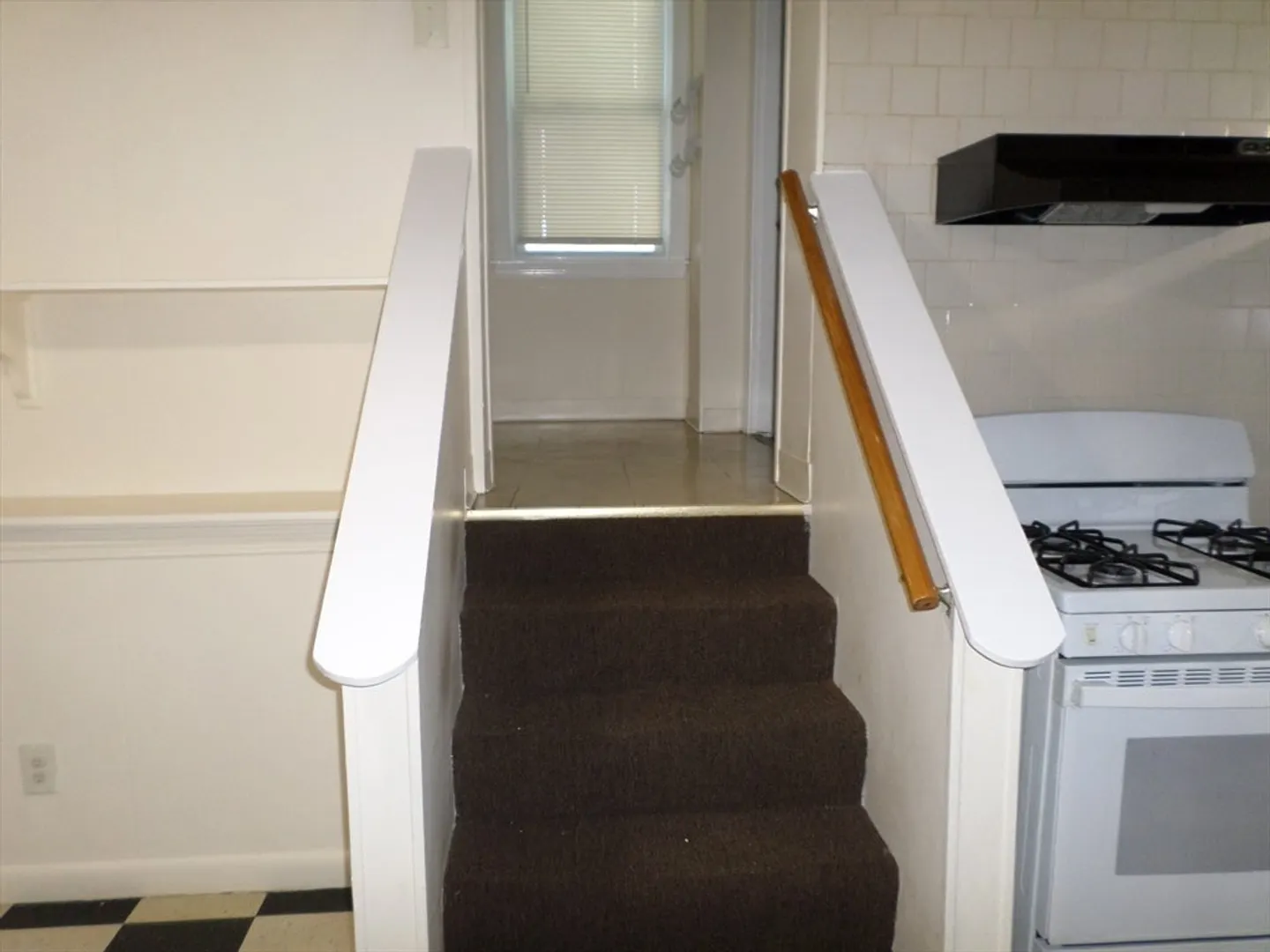 57 Bloomingdale St Photo 10