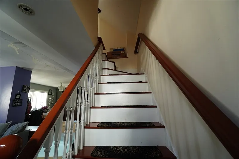 31 Floyd St Photo 15