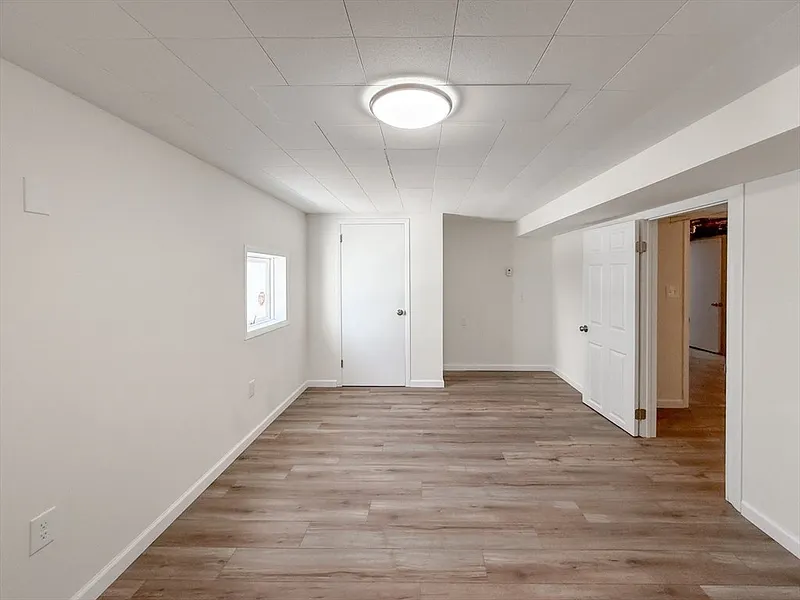 31 Millard Ave Photo 28