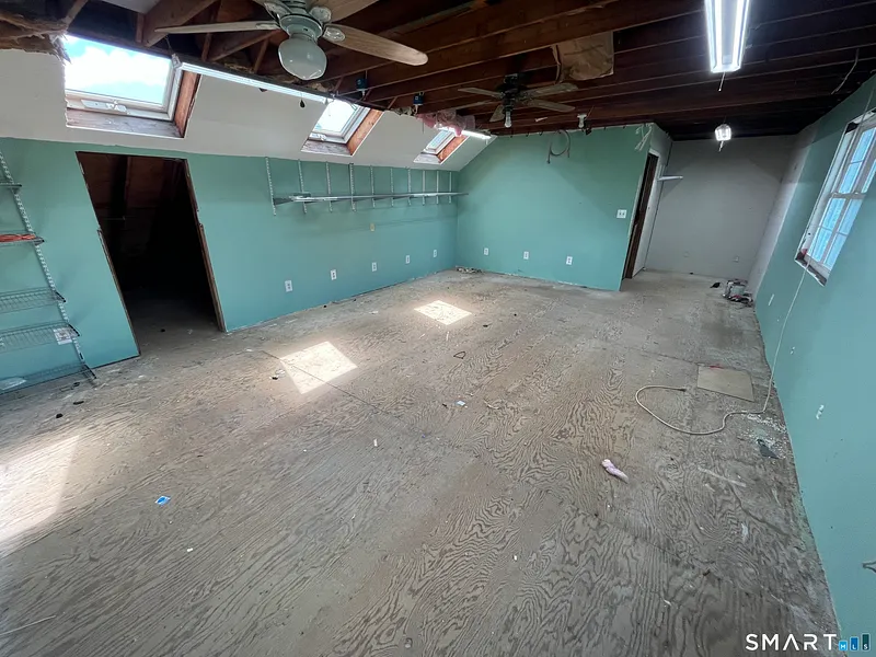 303 Somers Road Photo 38