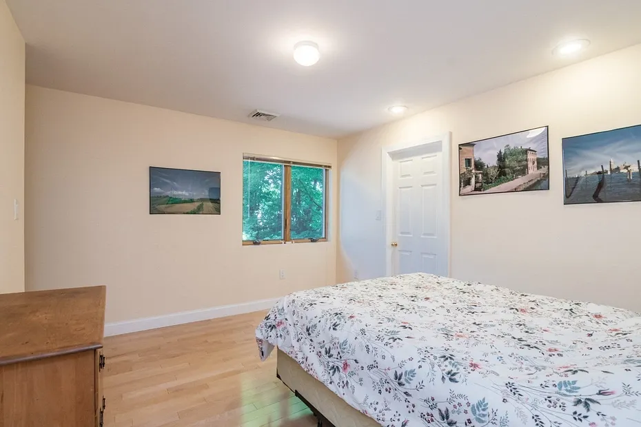 62 Fairview Ave Photo 25