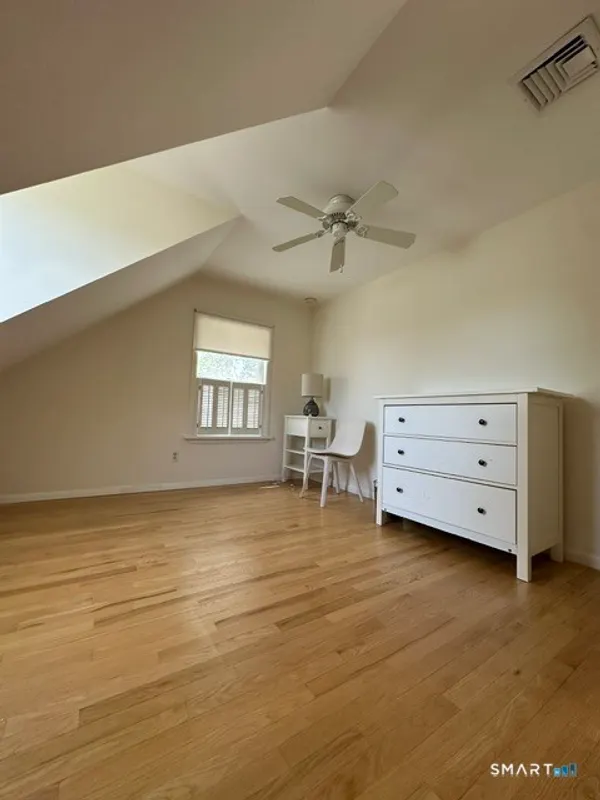 914 South Pine Creek Road Photo 10