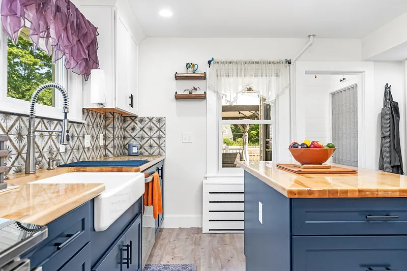 124 Beach Street Photo 10