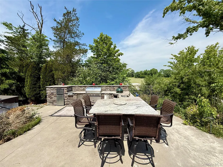 26 Bridle Lane Photo 27