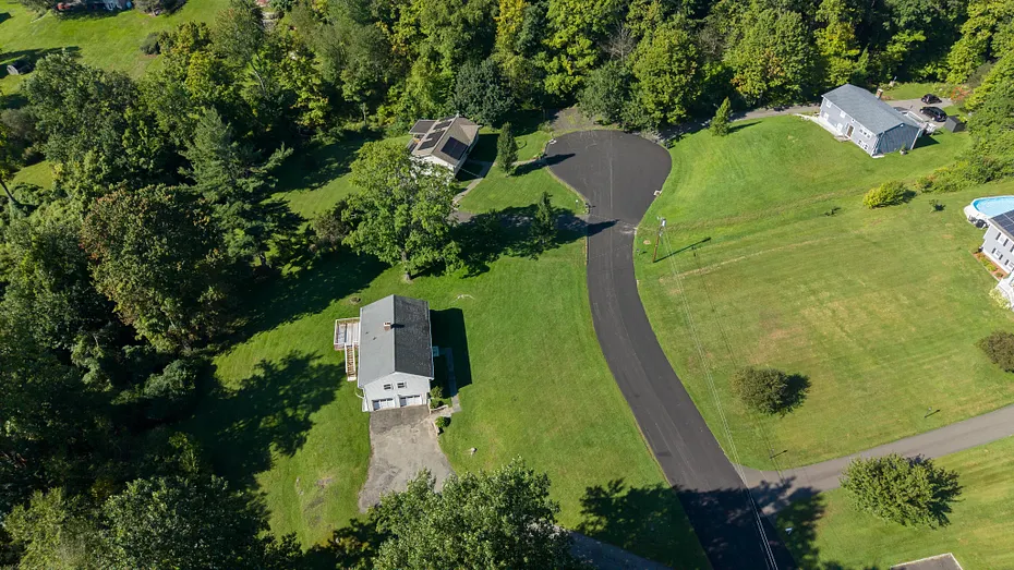 3 Holly Lane Photo 20